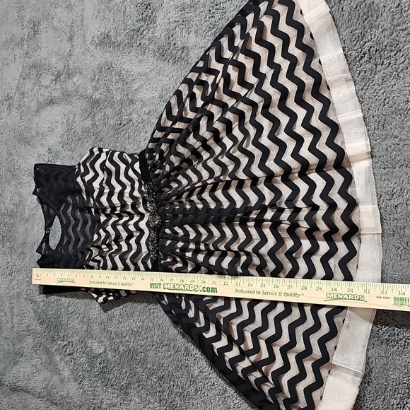 B. Darlin Black and Cream Mesh Lined Dress Size 1/2 Embellished Belt - Picture 7 of 8